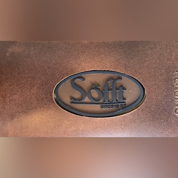 New Royal Blue Suede Sofft MaryJanes. 6.5. - Picture 3 of 9